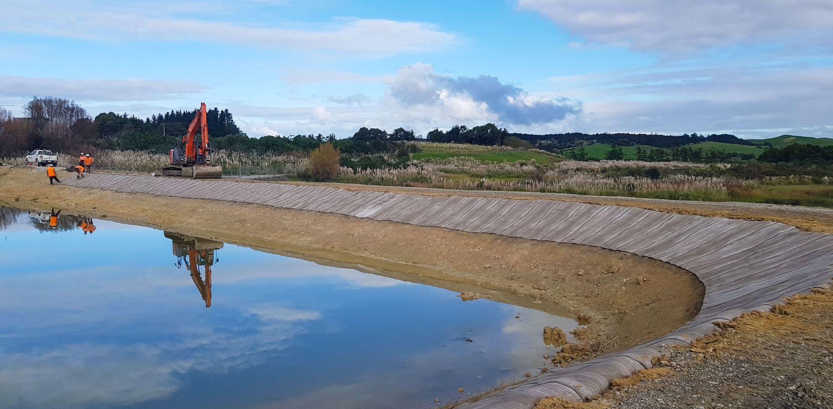 pond-bank-erosion-concrete-canvas-case-study-1690X831-img1