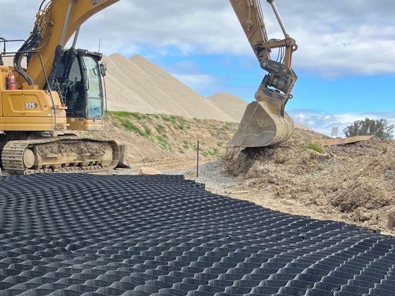 geosynthetics-strengthens-haul-road-for-extreme-loads-case-study-1690X831px