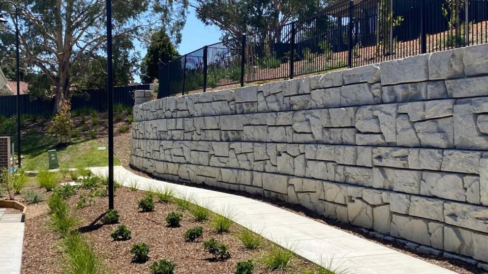 verti-block-retaining-wall-supports-expansion-of-gold-creek-retirement-village-case-study-1690x831px